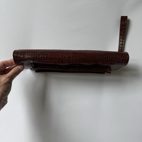 Talbots Women’s Genuine Leather Croc Embossed Zip Clutch Wristlet Bag Brown - Picture 6 of 11